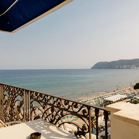 Grand Hotel Mediterranee Алассио Экстерьер фото
