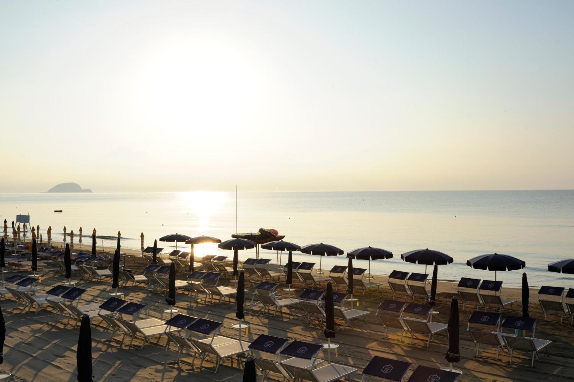 Grand Hotel Mediterranee Алассио Экстерьер фото