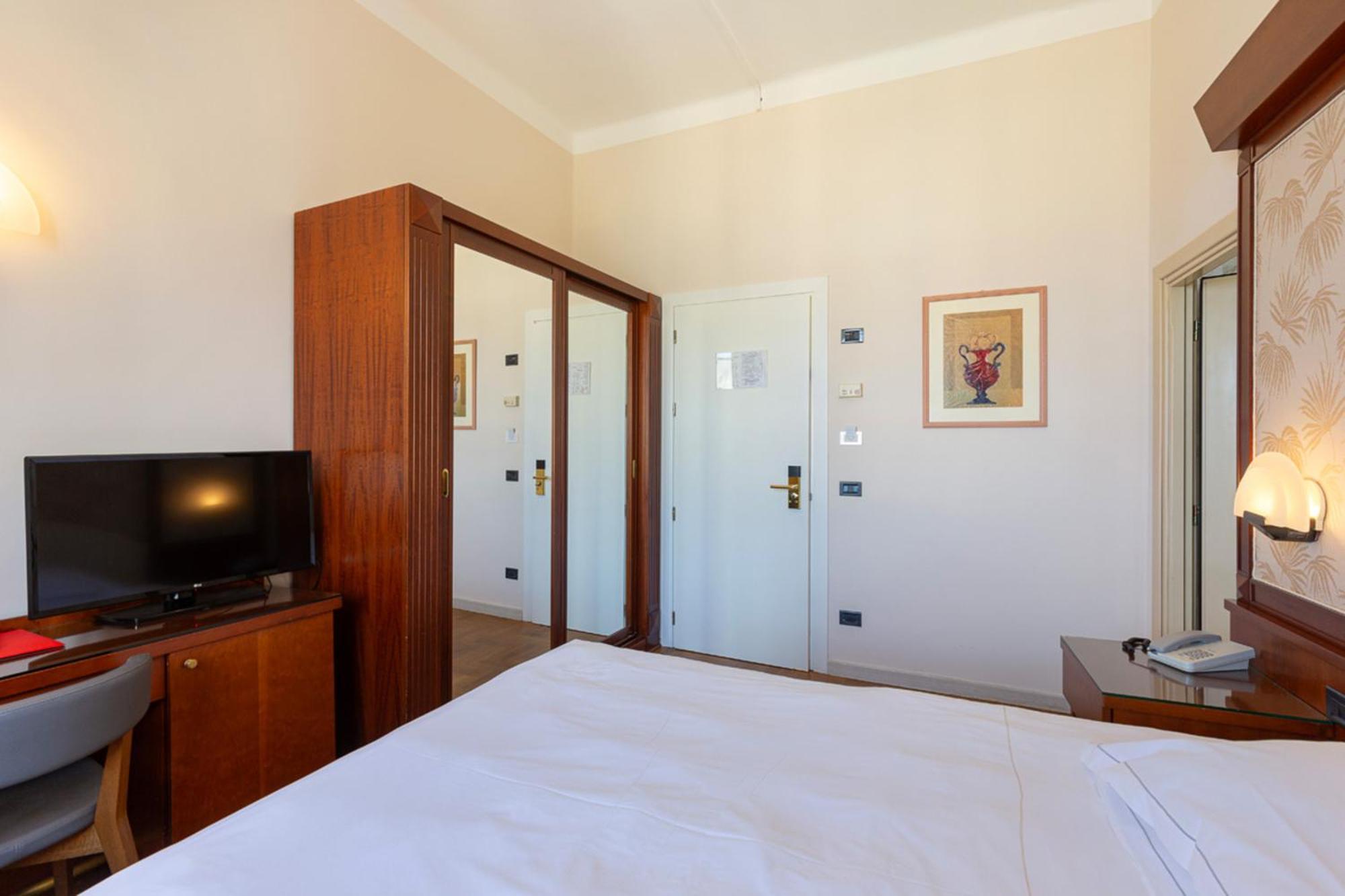 Grand Hotel Mediterranee Алассио Экстерьер фото
