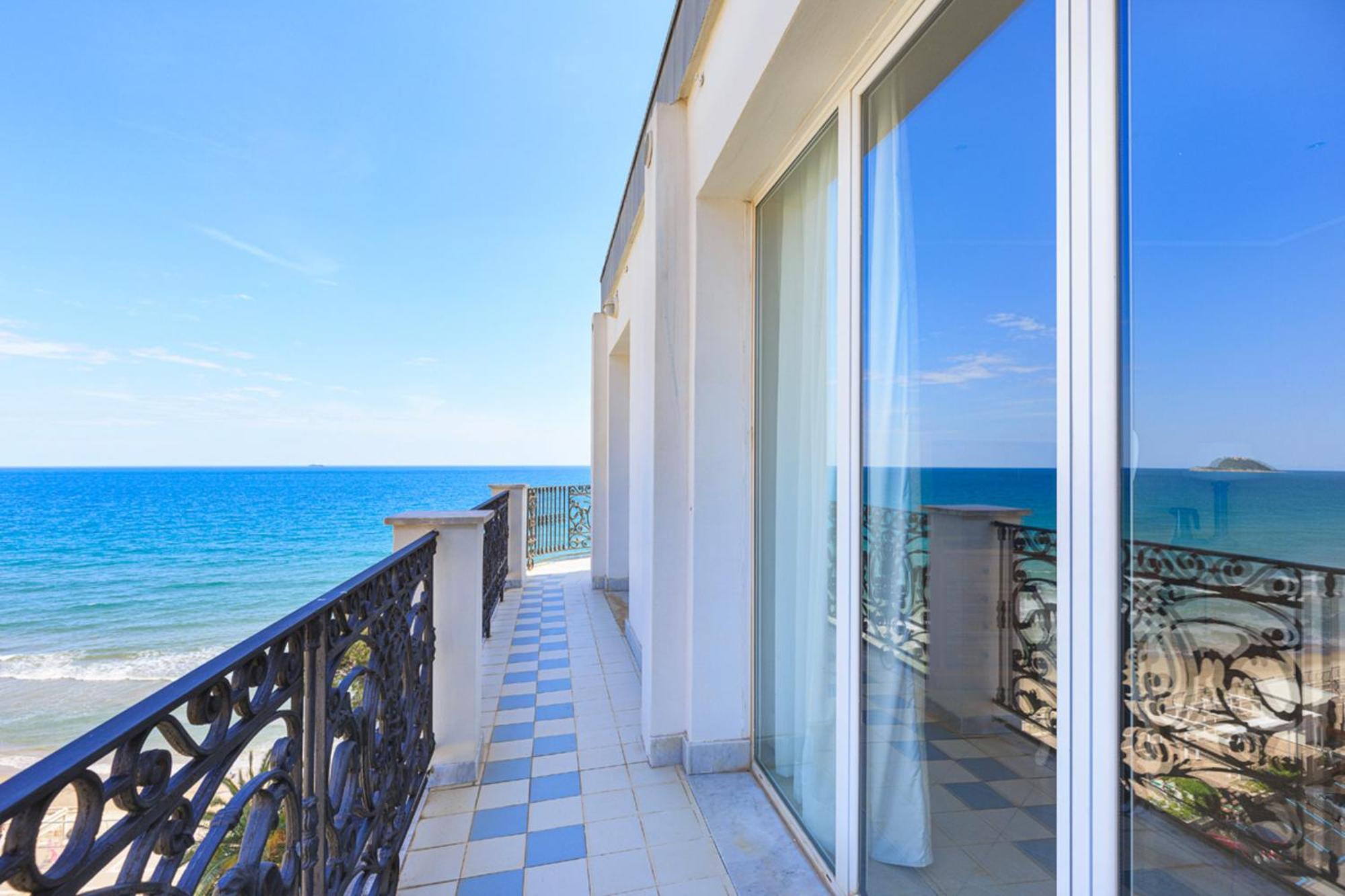 Grand Hotel Mediterranee Алассио Экстерьер фото