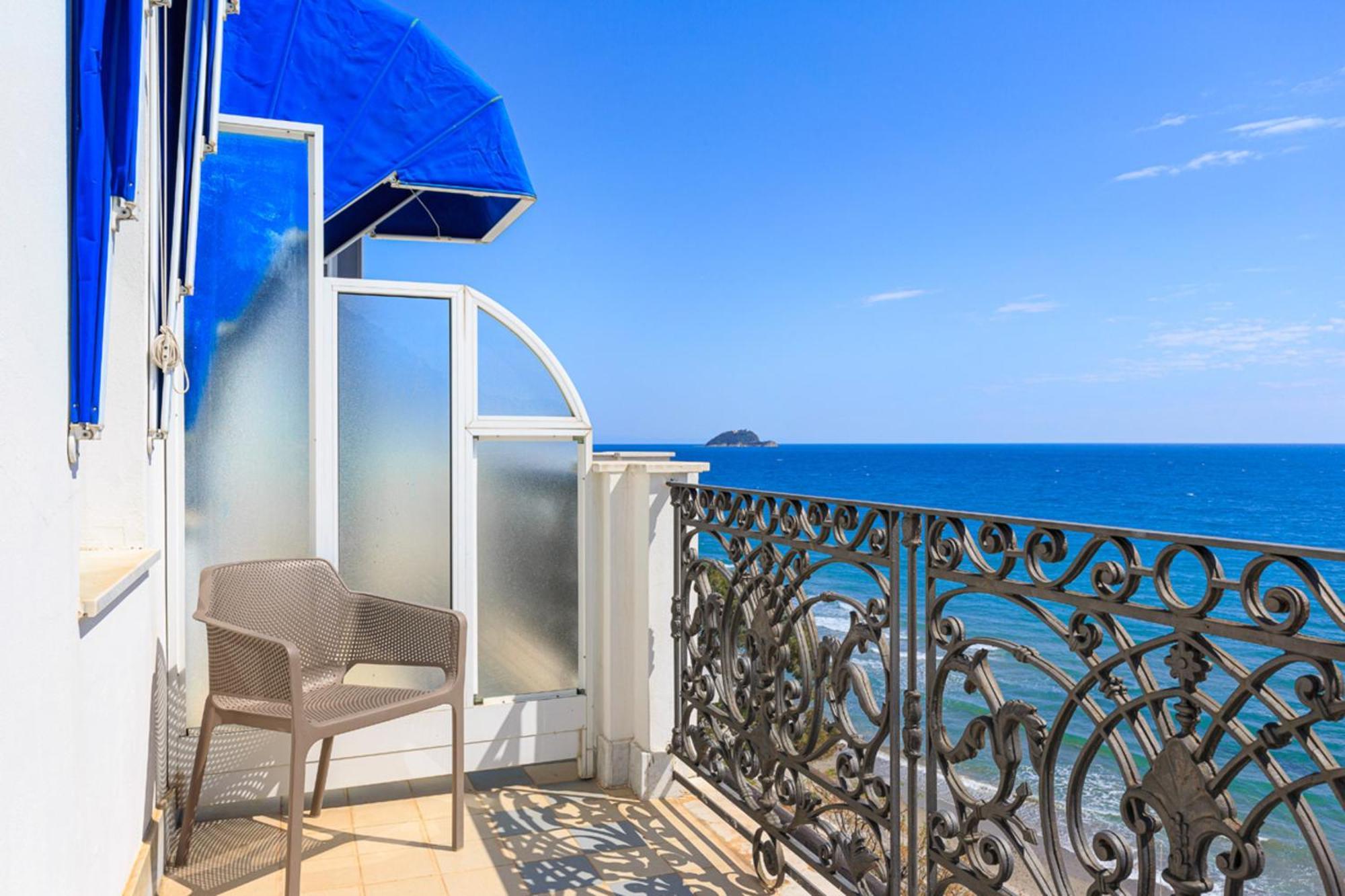 Grand Hotel Mediterranee Алассио Экстерьер фото