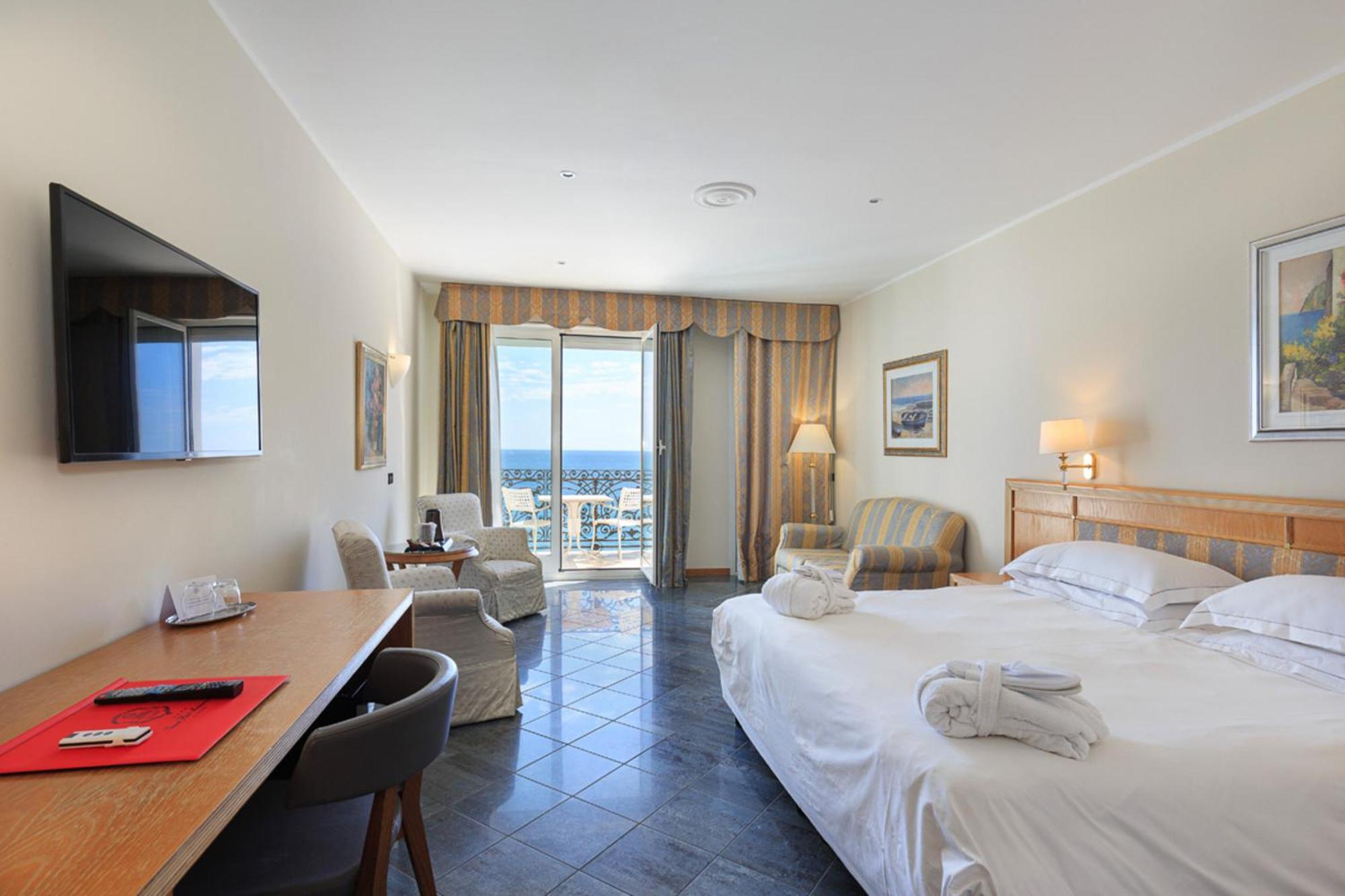 Grand Hotel Mediterranee Алассио Экстерьер фото