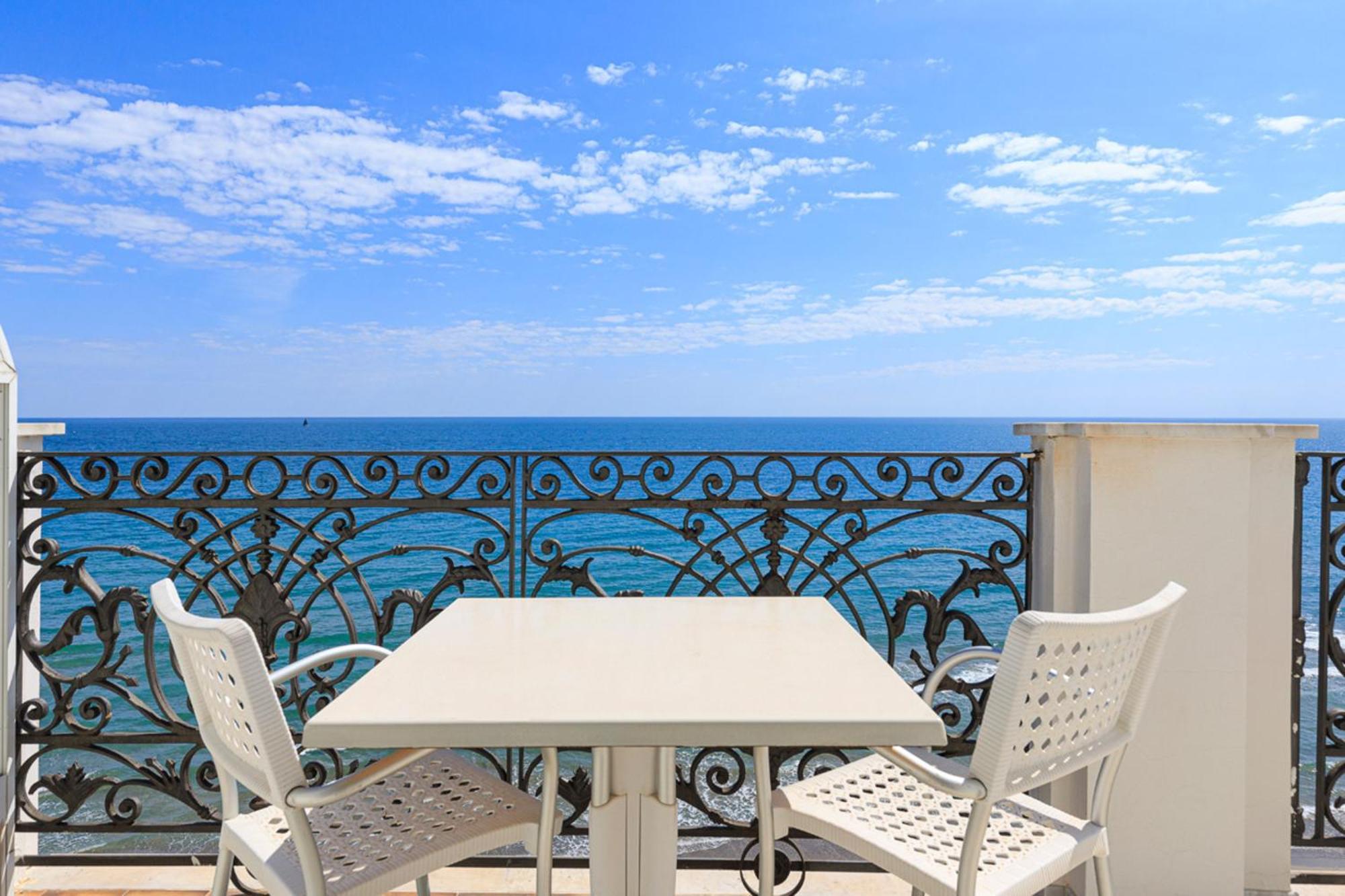 Grand Hotel Mediterranee Алассио Экстерьер фото
