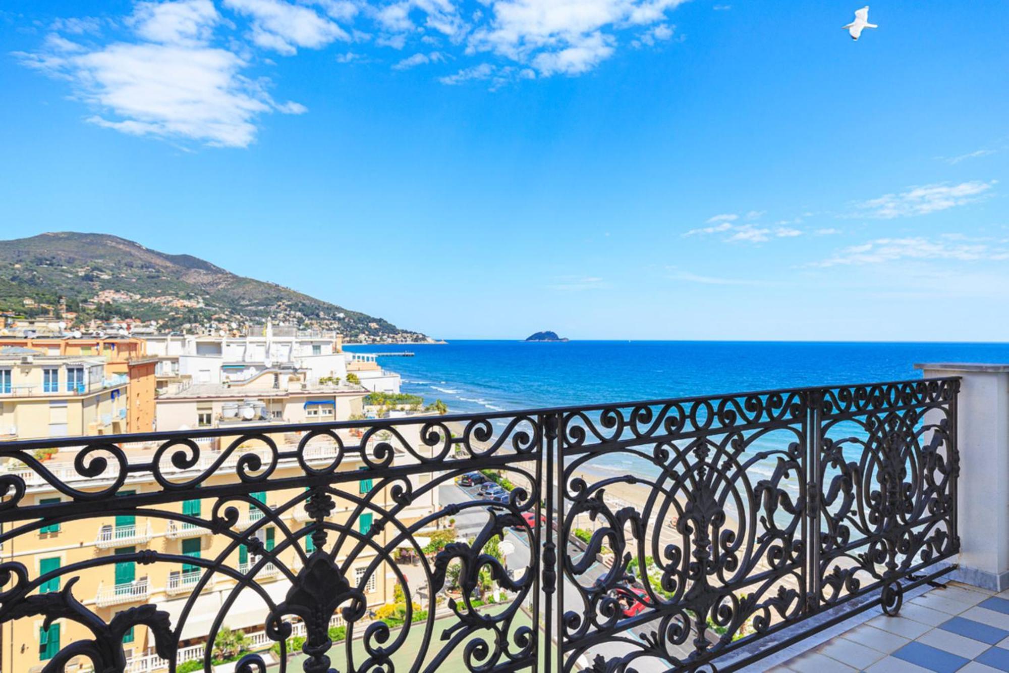 Grand Hotel Mediterranee Алассио Экстерьер фото