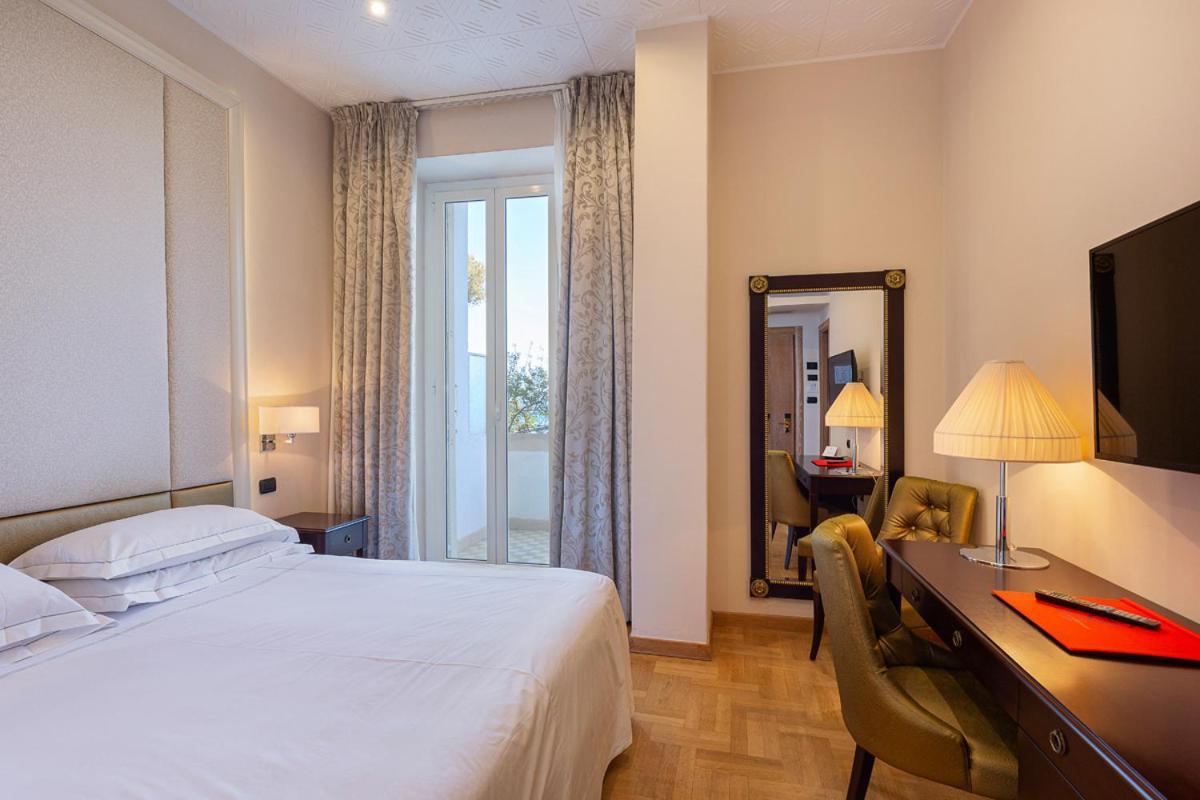 Grand Hotel Mediterranee Алассио Экстерьер фото