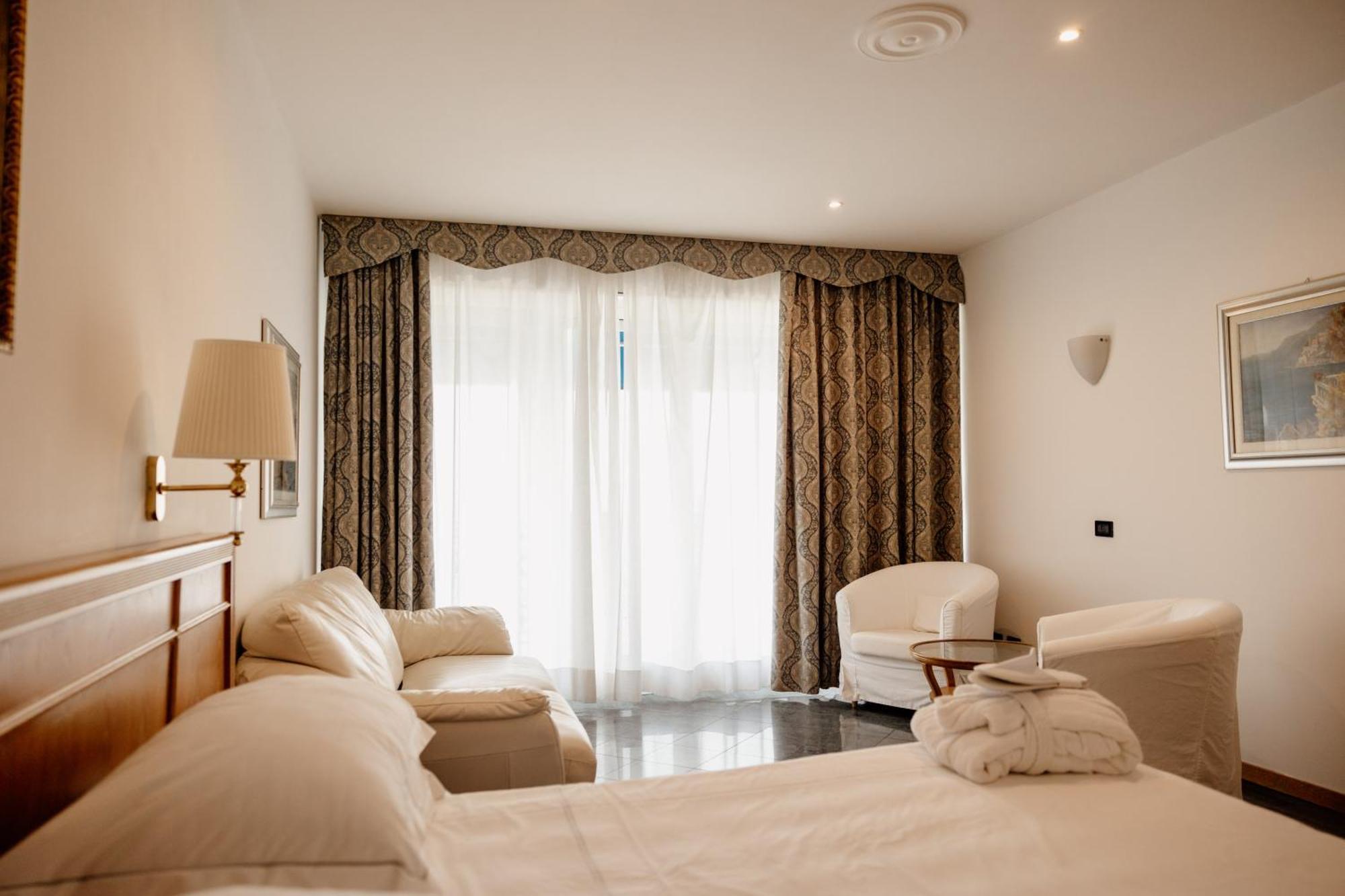 Grand Hotel Mediterranee Алассио Экстерьер фото